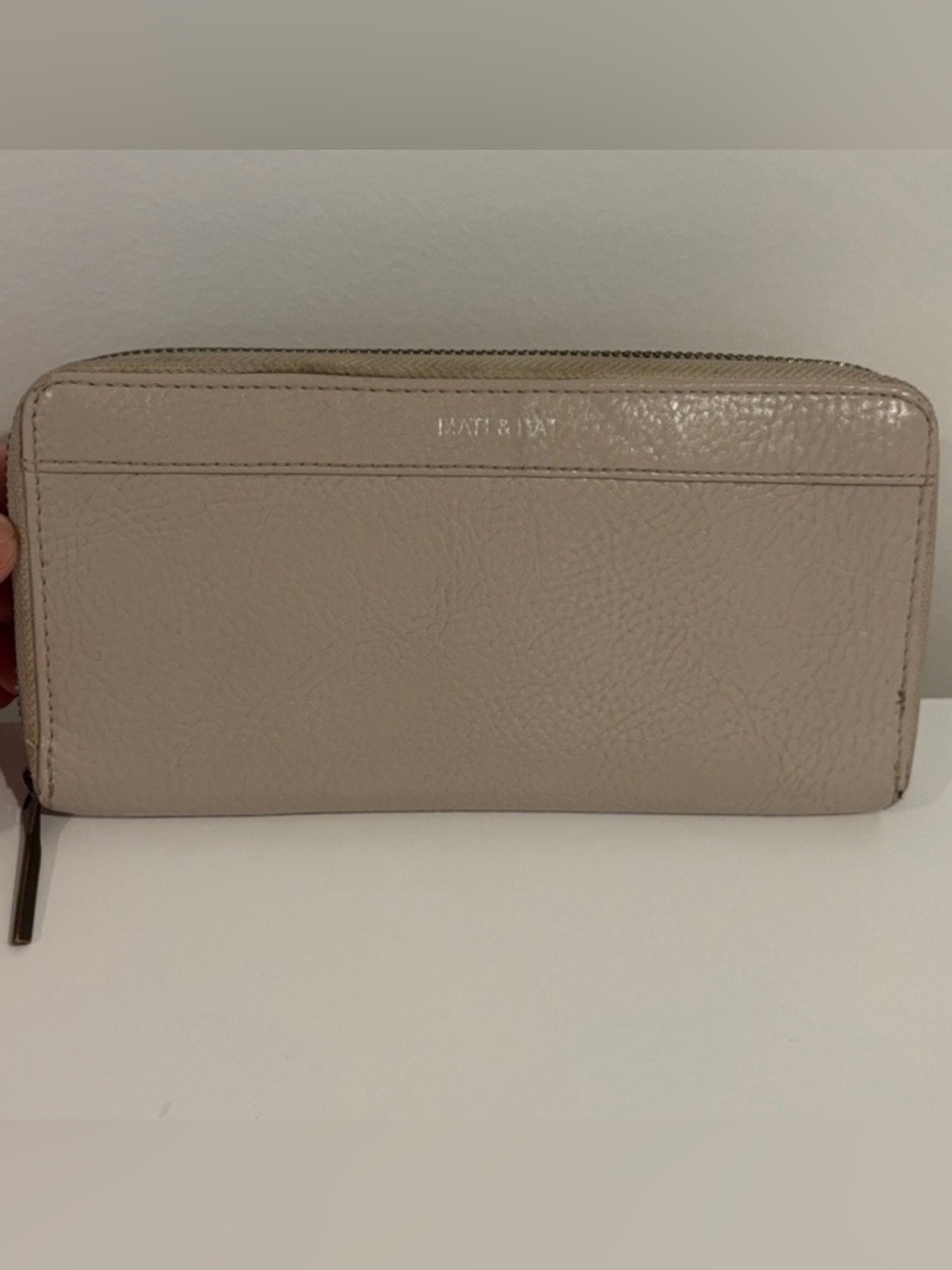 MATT & NAT faux leather full zip wallet many slots & pockets taupe beige